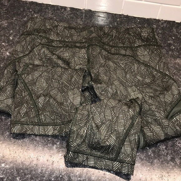 lululemon Cool To Street Crop Size 6 - Picture 4 of 8